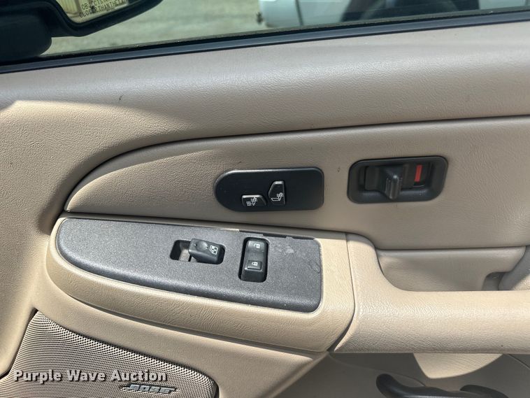 image for item EJ4485 2004 GMC Yukon 1500 SUV