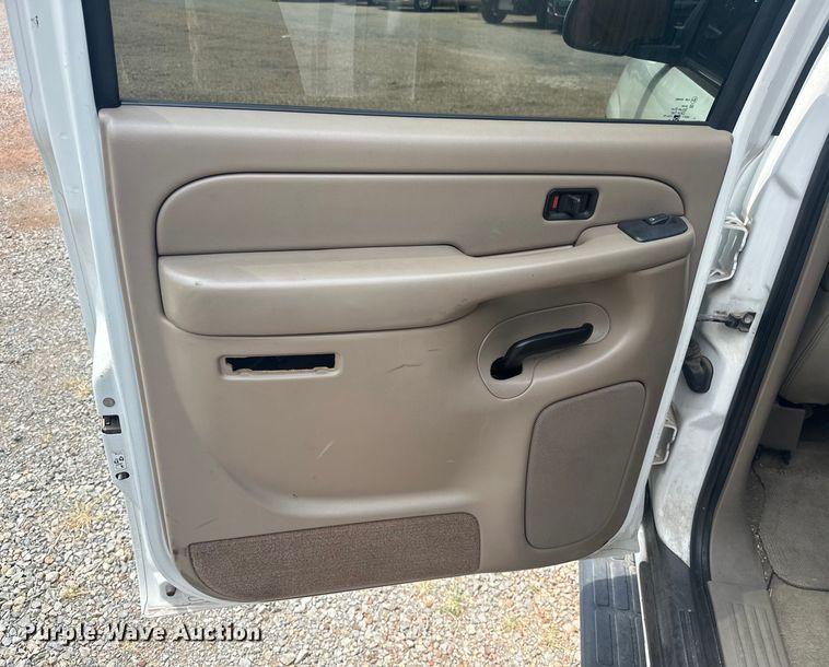 image for item EJ4485 2004 GMC Yukon 1500 SUV