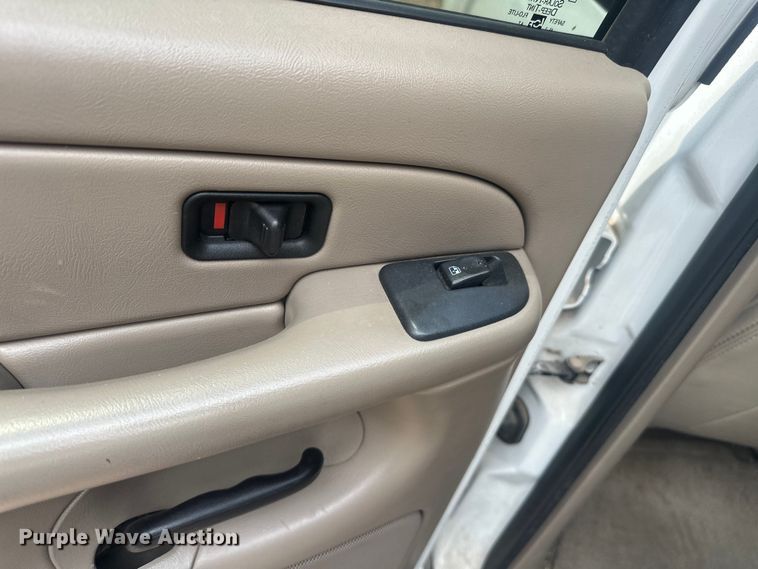 image for item EJ4485 2004 GMC Yukon 1500 SUV