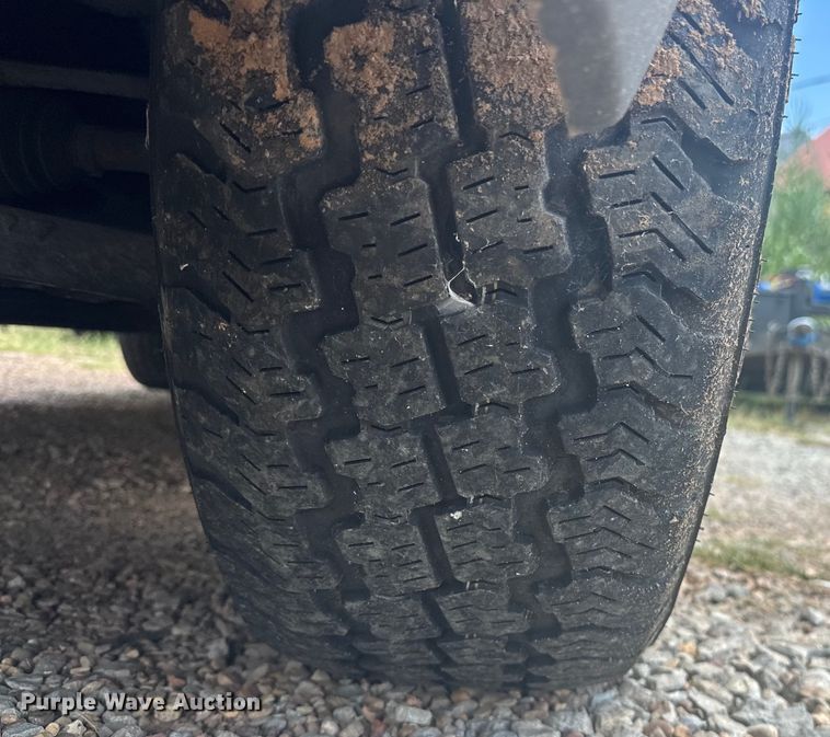 image for item EJ4485 2004 GMC Yukon 1500 SUV