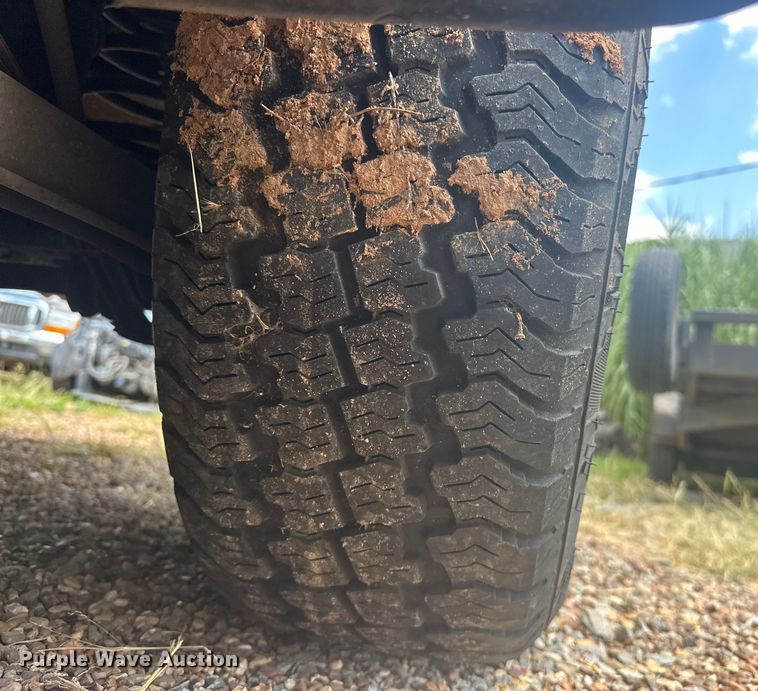 image for item EJ4485 2004 GMC Yukon 1500 SUV