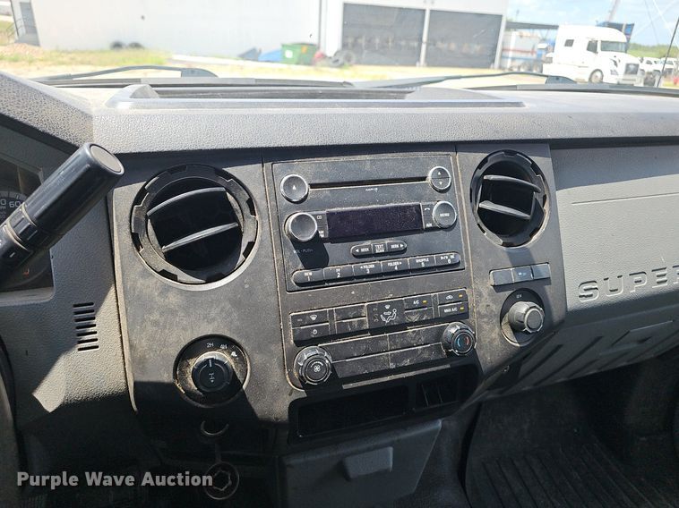 image for item EJ5822 2014 Ford  F250 Super Duty XL Crew Cab pickup truck