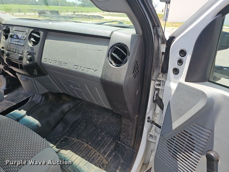 image for item EJ5822 2014 Ford  F250 Super Duty XL Crew Cab pickup truck