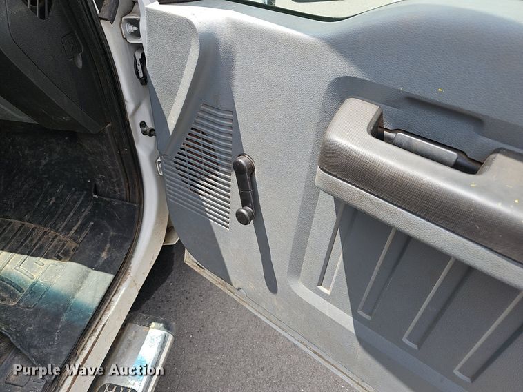 image for item EJ5822 2014 Ford  F250 Super Duty XL Crew Cab pickup truck