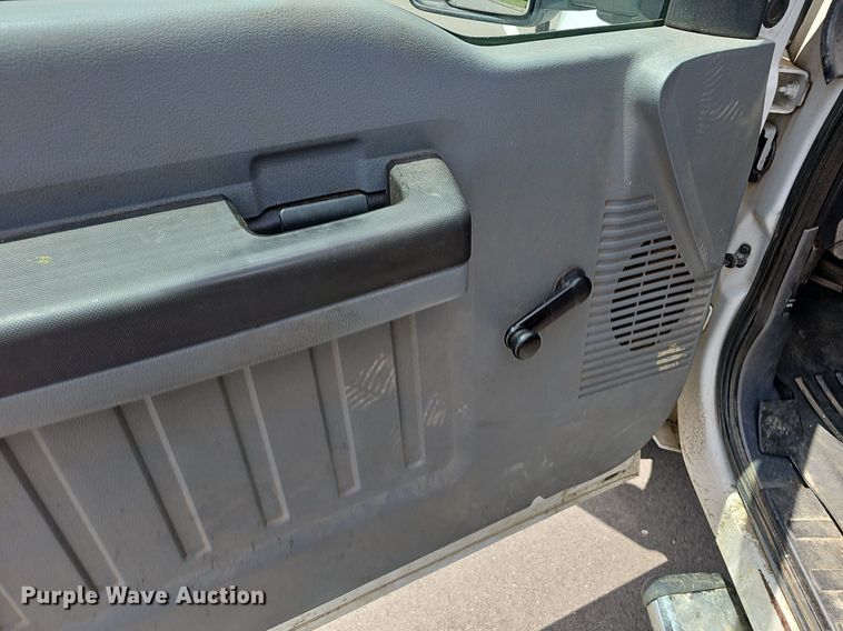 image for item EJ5822 2014 Ford  F250 Super Duty XL Crew Cab pickup truck