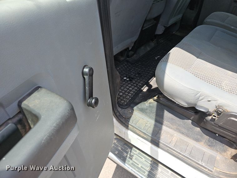 image for item EJ5822 2014 Ford  F250 Super Duty XL Crew Cab pickup truck