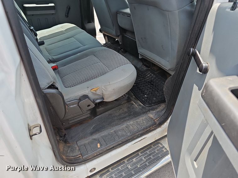 image for item EJ5822 2014 Ford  F250 Super Duty XL Crew Cab pickup truck