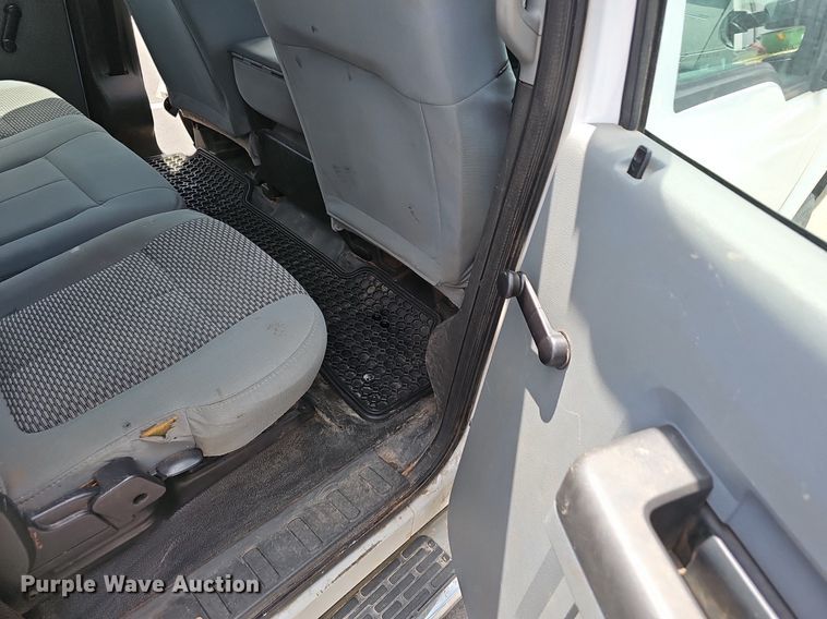 image for item EJ5822 2014 Ford  F250 Super Duty XL Crew Cab pickup truck