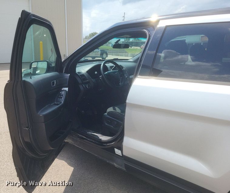 image for item EJ8012 2016 Ford  Explorer Police Interceptor  SUV