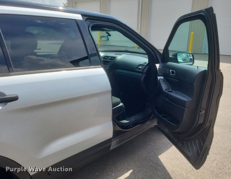 image for item EJ8012 2016 Ford  Explorer Police Interceptor  SUV