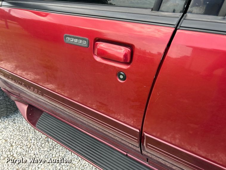 image for item EK3023 2000 Mercury  Mountianeer SUV