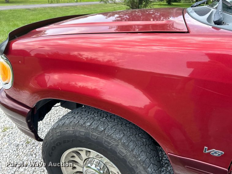 image for item EK3023 2000 Mercury  Mountianeer SUV