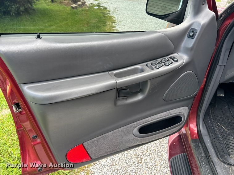 image for item EK3023 2000 Mercury  Mountianeer SUV