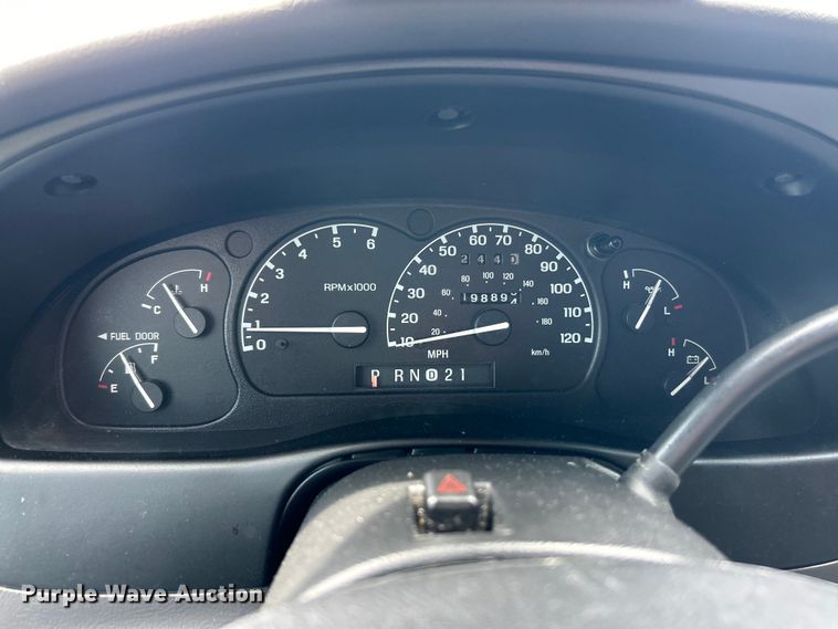 image for item EK3023 2000 Mercury  Mountianeer SUV