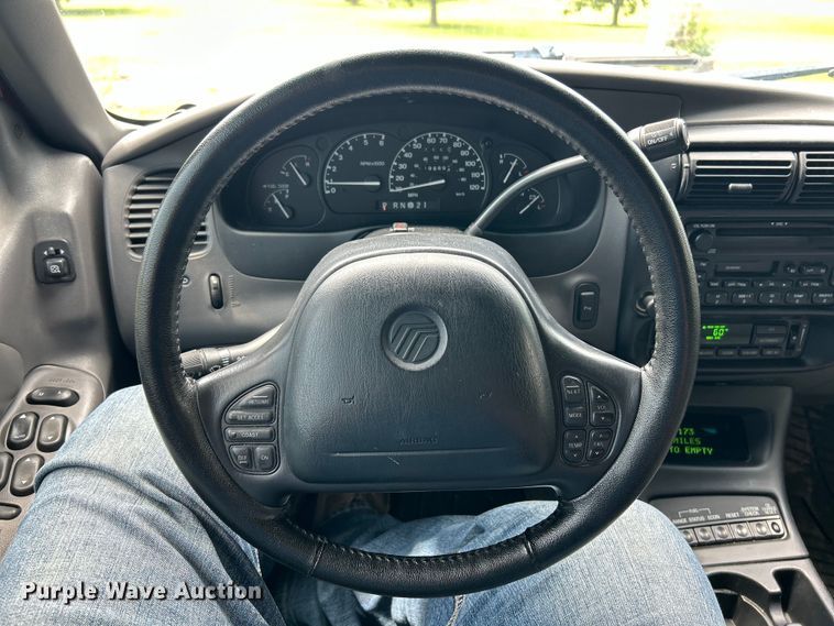 image for item EK3023 2000 Mercury  Mountianeer SUV
