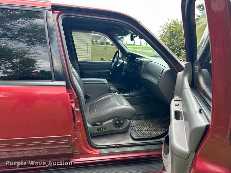 image for item EK3023 2000 Mercury  Mountianeer SUV