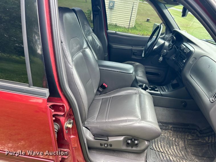 image for item EK3023 2000 Mercury  Mountianeer SUV