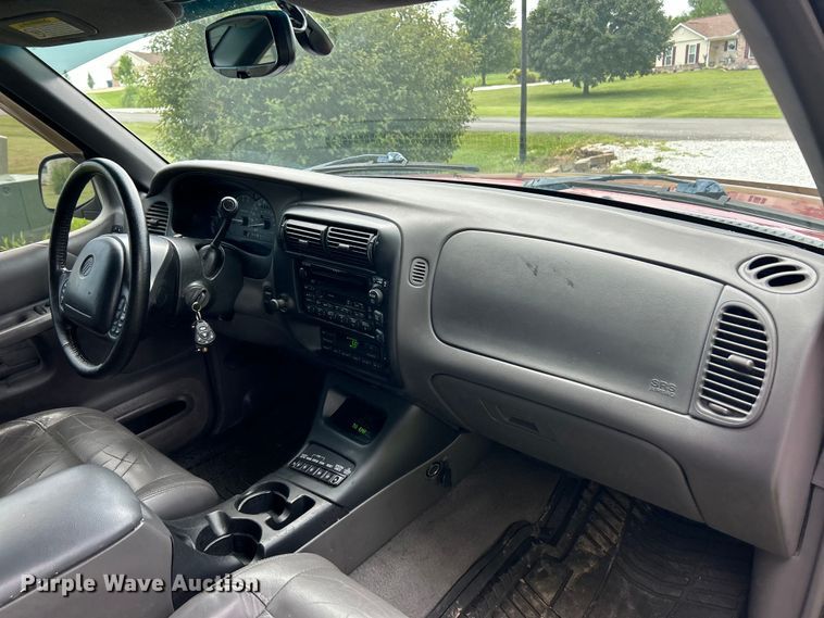 image for item EK3023 2000 Mercury  Mountianeer SUV