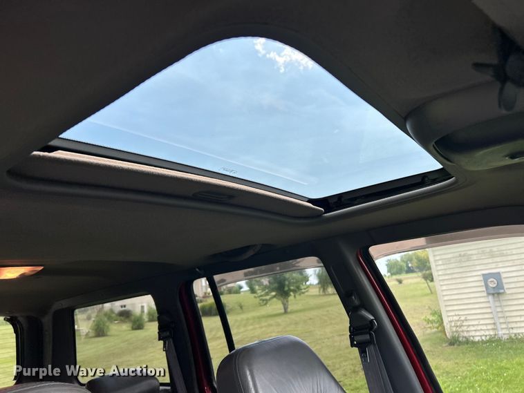 image for item EK3023 2000 Mercury  Mountianeer SUV