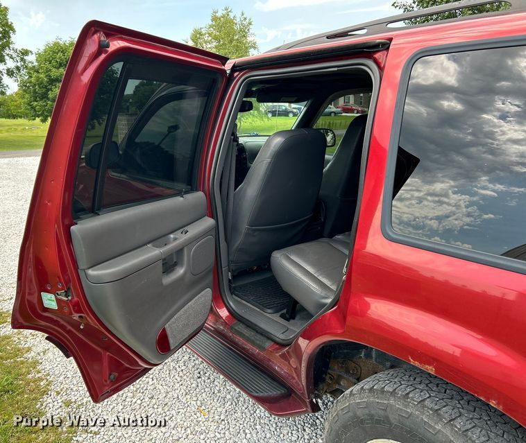 image for item EK3023 2000 Mercury  Mountianeer SUV