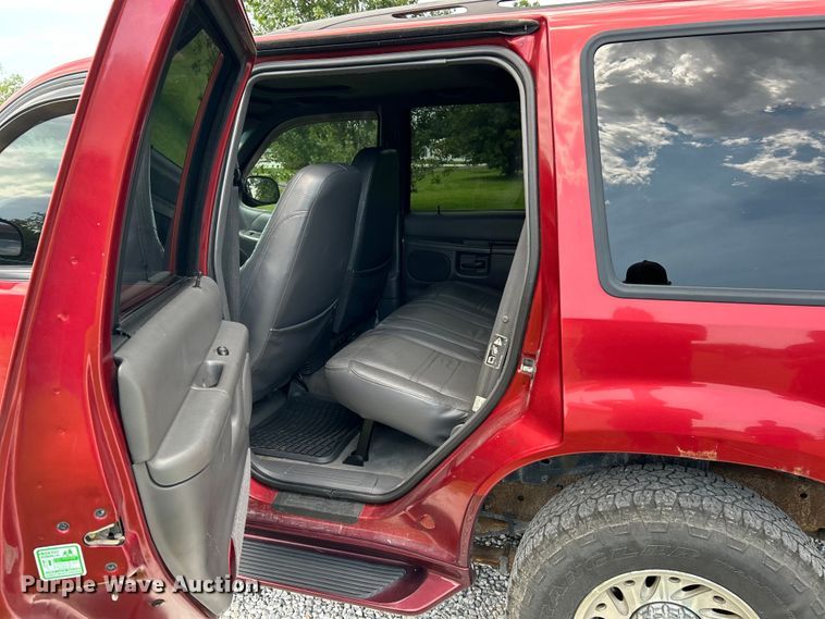 image for item EK3023 2000 Mercury  Mountianeer SUV