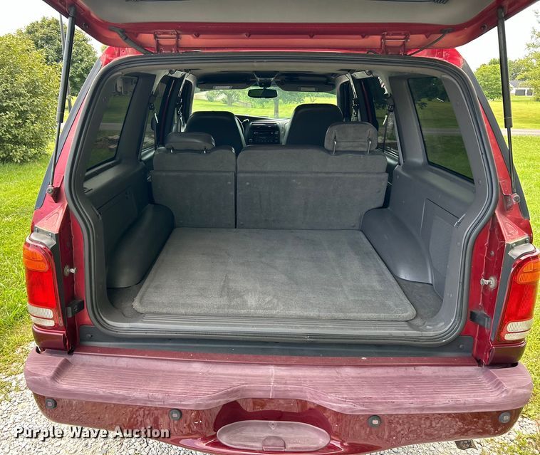 image for item EK3023 2000 Mercury  Mountianeer SUV