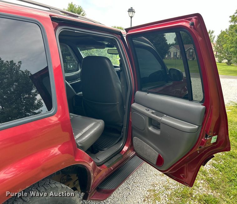 image for item EK3023 2000 Mercury  Mountianeer SUV