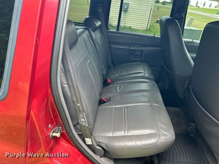 image for item EK3023 2000 Mercury  Mountianeer SUV