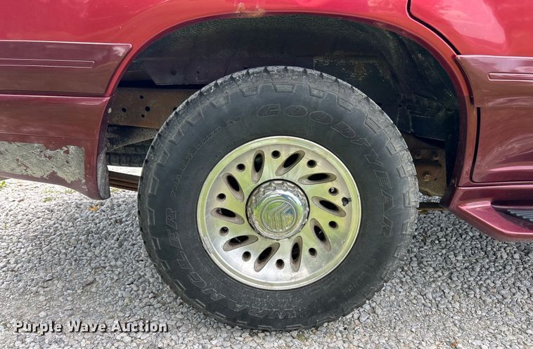 image for item EK3023 2000 Mercury  Mountianeer SUV