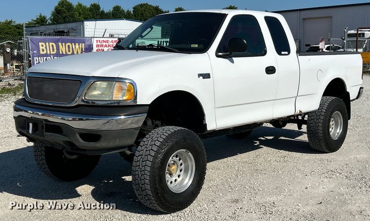 image for item EK4820 2002 Ford F150 XL SuperCab pickup truck