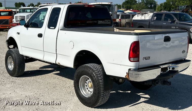 image for item EK4820 2002 Ford F150 XL SuperCab pickup truck