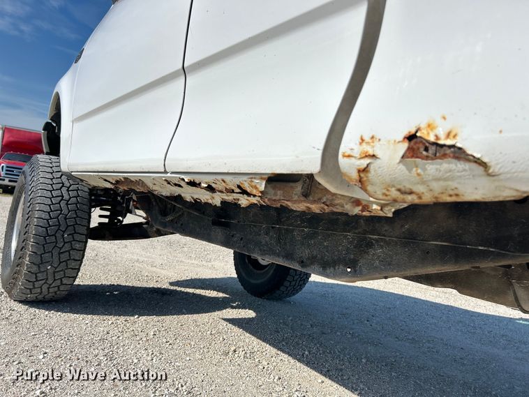 image for item EK4820 2002 Ford F150 XL SuperCab pickup truck