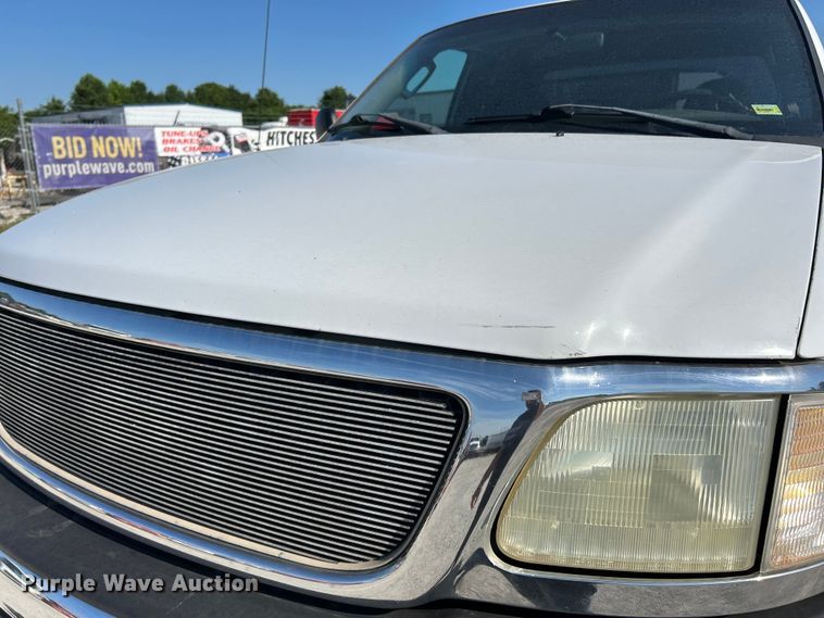 image for item EK4820 2002 Ford F150 XL SuperCab pickup truck