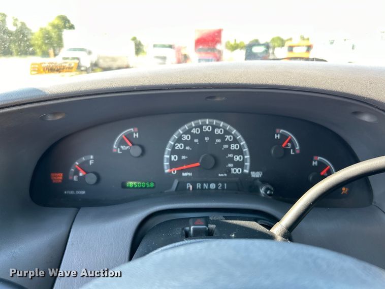 image for item EK4820 2002 Ford F150 XL SuperCab pickup truck