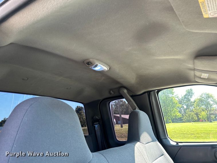 image for item EK4820 2002 Ford F150 XL SuperCab pickup truck