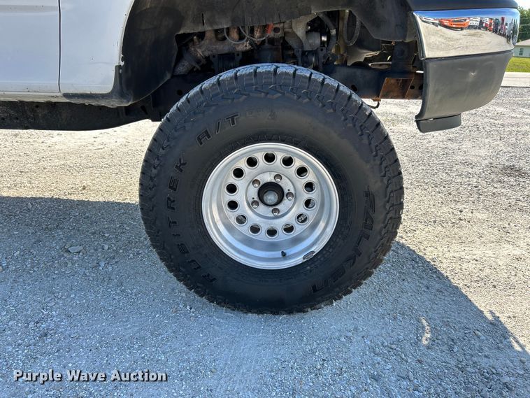 image for item EK4820 2002 Ford F150 XL SuperCab pickup truck