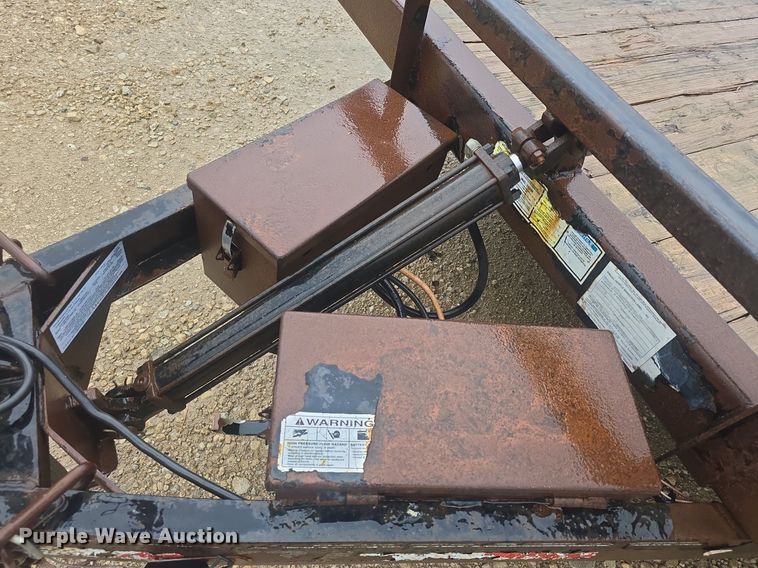 image for item EK6287 2014 PJ Carhauler TH202 tilt deck utility trailer