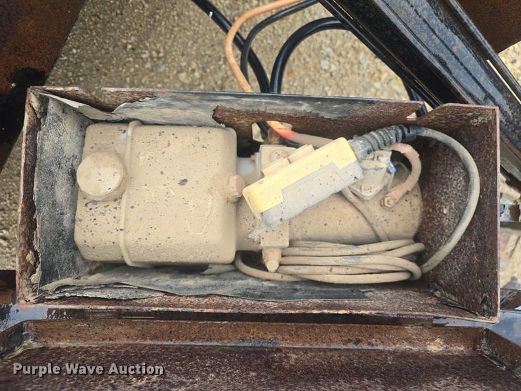 image for item EK6287 2014 PJ Carhauler TH202 tilt deck utility trailer