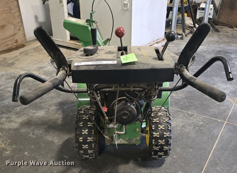 image for item EK6289 John Deere TRS32 snow blower