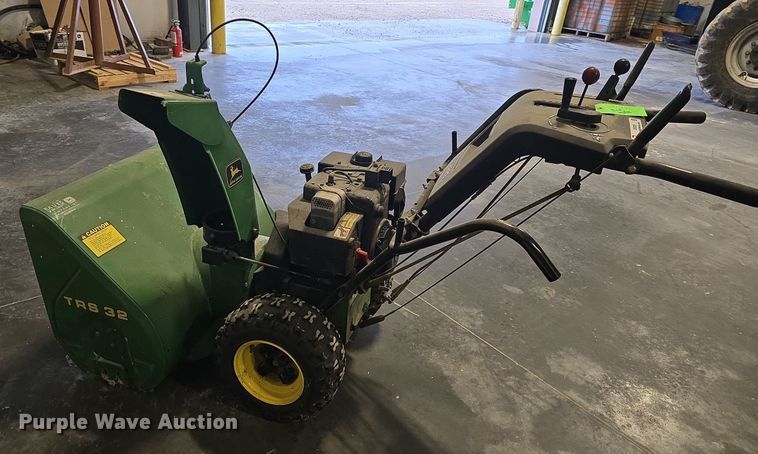 image for item EK6289 John Deere TRS32 snow blower