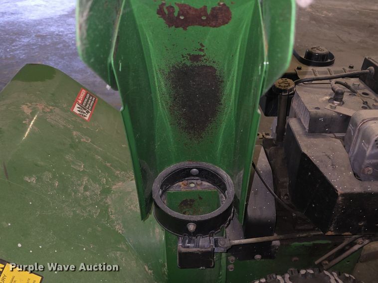 image for item EK6289 John Deere TRS32 snow blower