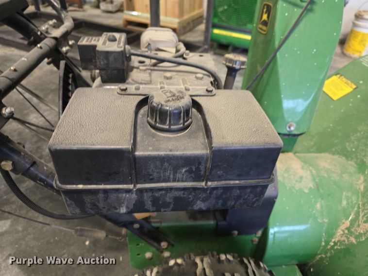 image for item EK6289 John Deere TRS32 snow blower