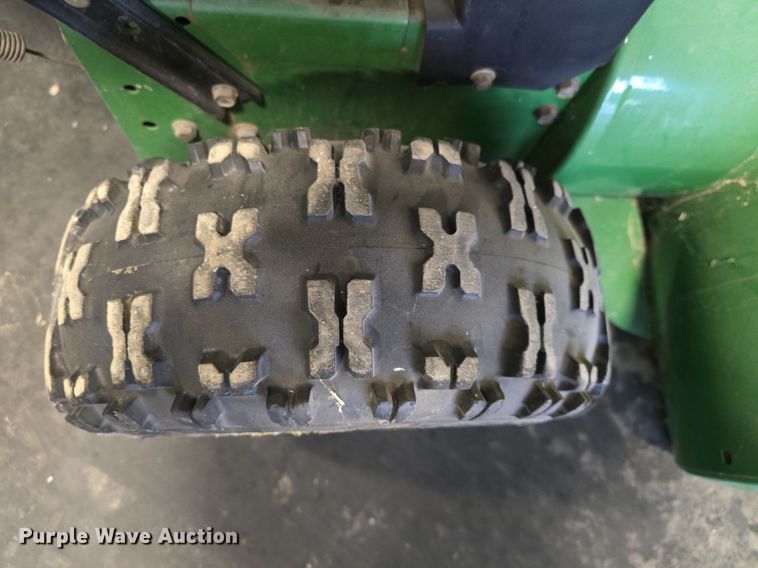 image for item EK6289 John Deere TRS32 snow blower