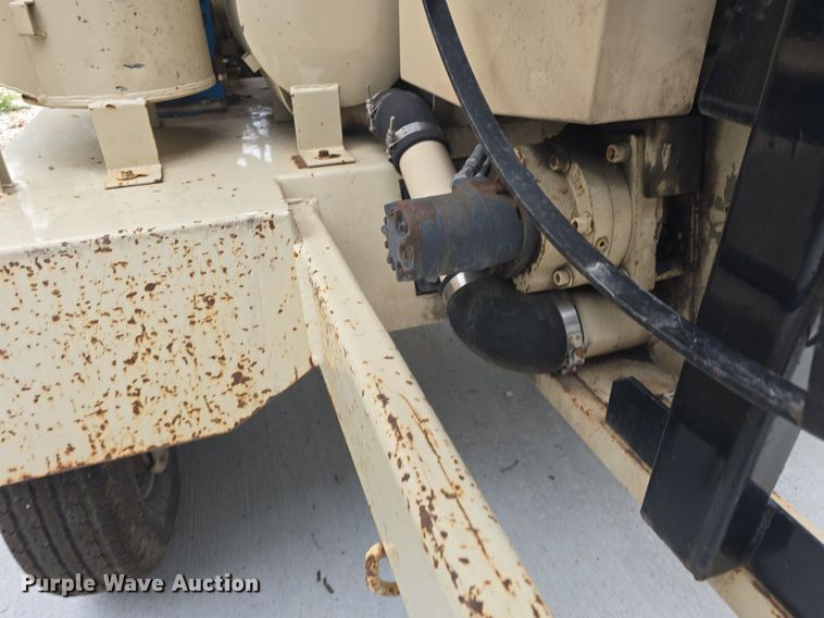 image for item EK6310 2011 Finn BB30218 bark blower