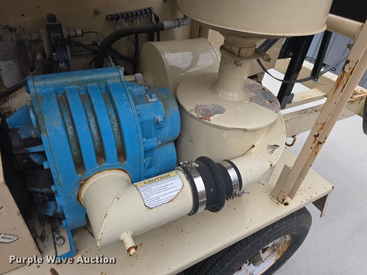 image for item EK6310 2011 Finn BB30218 bark blower