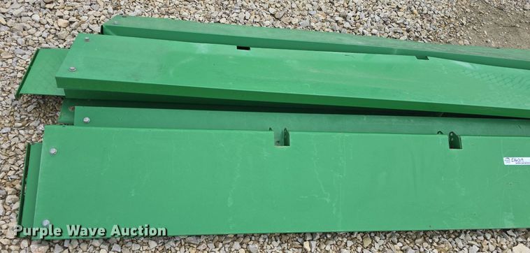 image for item EK6319 John Deere combine parts