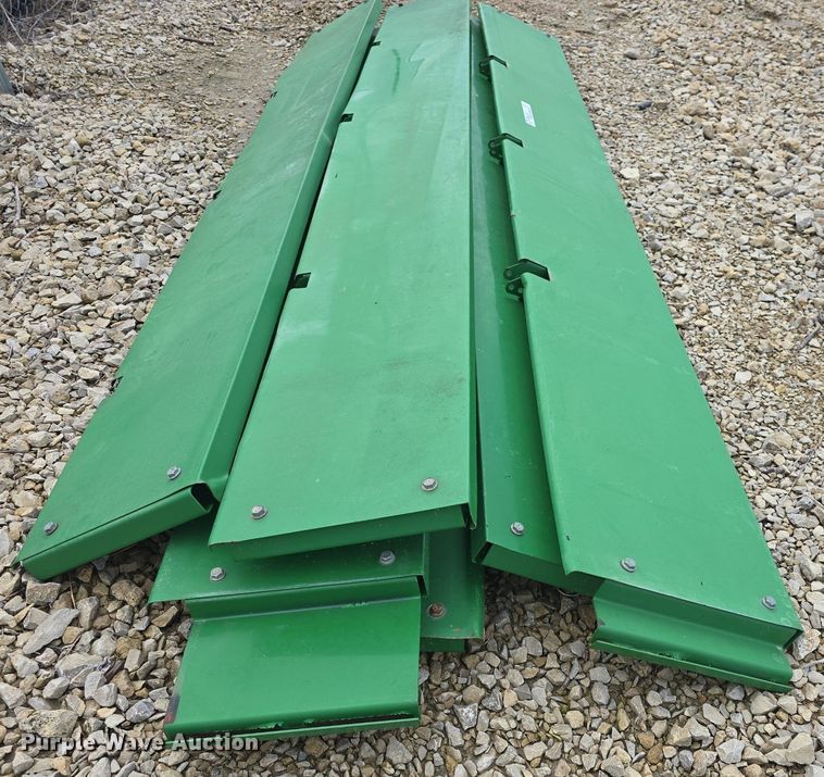 image for item EK6319 John Deere combine parts