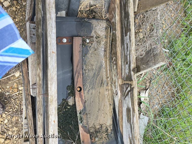 image for item EK6321 (4) John Deere tractor fenders