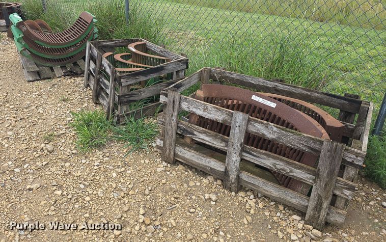 image for item EK6322 (16) John Deere combine concaves