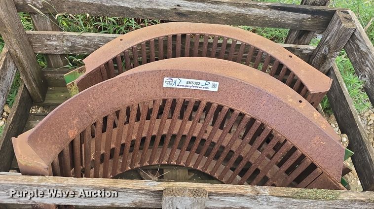 image for item EK6322 (16) John Deere combine concaves